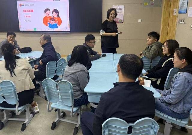 “同心家長學堂”正式開講，為家長提供專業(yè)家庭教育咨詢服務(wù)