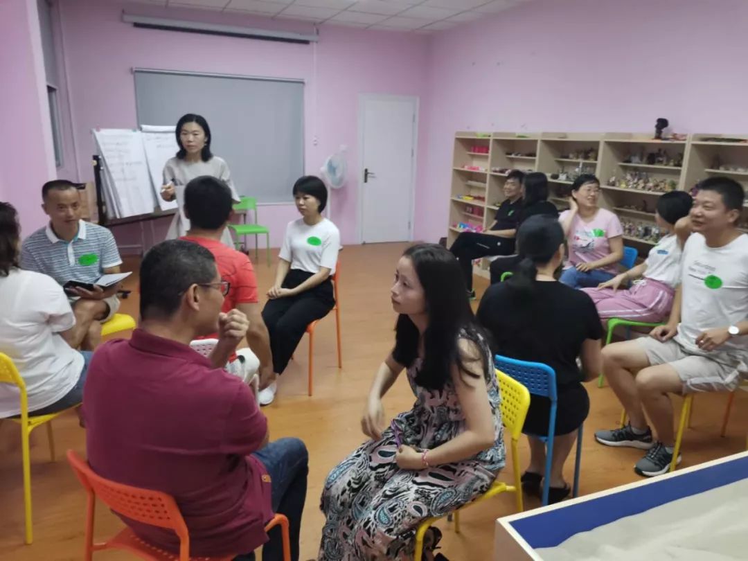 《智慧父母學堂》 賦能家長，成就孩子——家庭教育父母沙龍課堂的實踐與價值